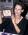 JamieLeeCurtis-WhenIWasLittle-018.jpg