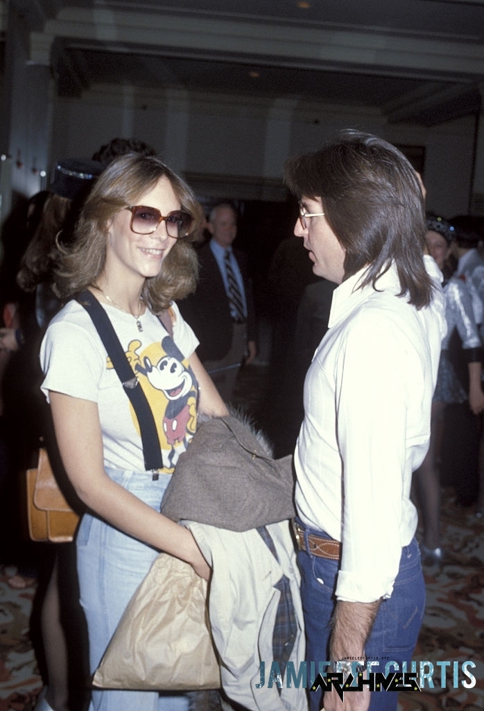 JamieLeeCurtis-Airport-003.jpg JamieLeeCurtis-Airport-003.jpg