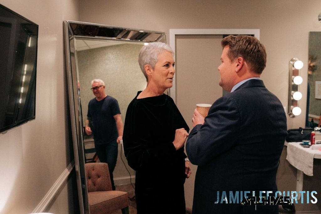 JamieLeeCurtis-LateLateShow-01.jpg