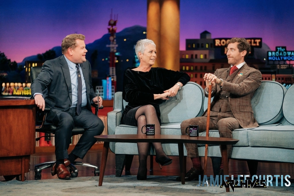 JamieLeeCurtis-LateLateShow-03.jpg